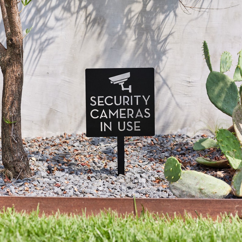 Tablica ostrzegawcza z kamerą  – Home Yard Security Cameras recenzja i cena